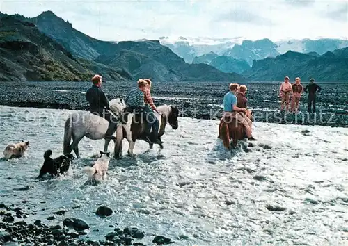 AK / Ansichtskarte Island Thorsmoerk mountain ridge River Krossa Islandpferde Island