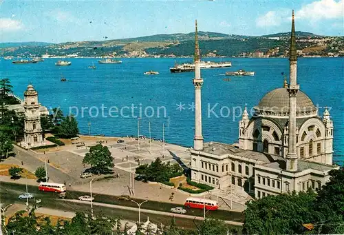 AK / Ansichtskarte Istanbul_Constantinopel Dolmabahce Moschee und Bosphorus Istanbul_Constantinopel