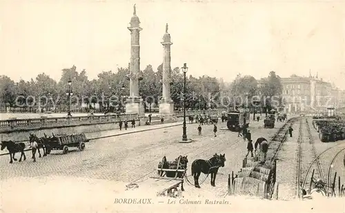 AK / Ansichtskarte Bordeaux Les Colonnes Rostrales Bordeaux