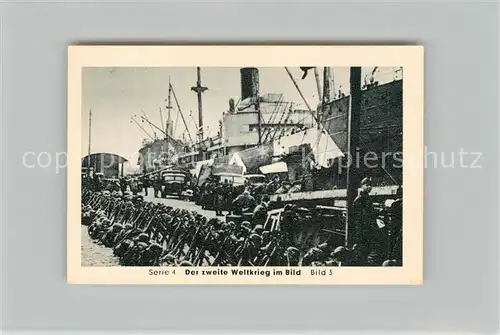 AK / Ansichtskarte Militaria_Deutschland_WK2 Von N?rnberg bis Stalingrad Vorstoss nach dem Norden Infanterie geht an Bord Eilebrecht Zigaretten 