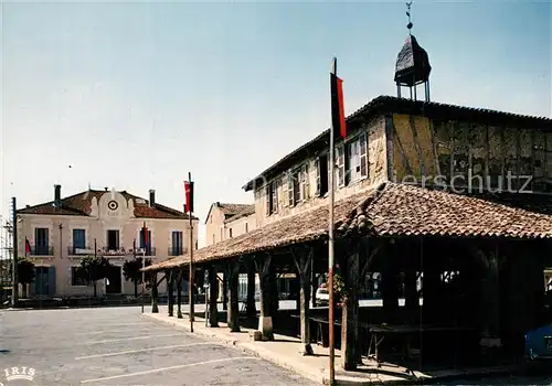 AK / Ansichtskarte Villereal Ville Royale La Halle et la Mairie Villereal