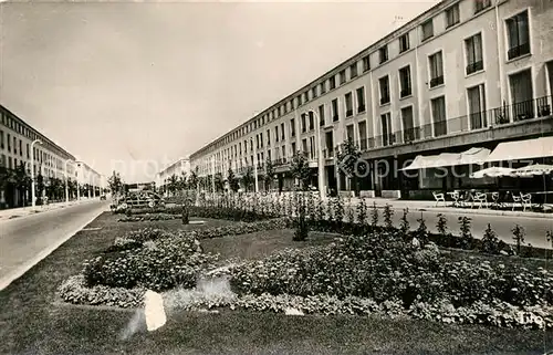 AK / Ansichtskarte Royan_Charente Maritime Boulevard Aristide Briand Massif de Fleurs Royan Charente Maritime