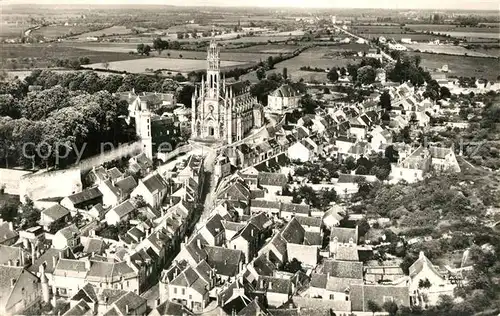 AK / Ansichtskarte Chateauneuf sur Cher Basilique Notre Dame des Enfants et la Grande Rue vue aerienne Chateauneuf sur Cher