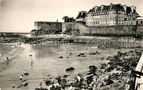 AK / Ansichtskarte Saint Malo_Ille et Vilaine_Bretagne Plage du Mole et les Remparts Saint Malo_Ille et Vilaine