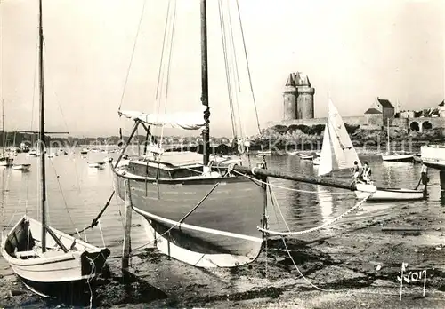 AK / Ansichtskarte Saint Malo_Ille et Vilaine_Bretagne Bateaux de peche au mouillage et la Tour Solidor Saint Malo_Ille et Vilaine