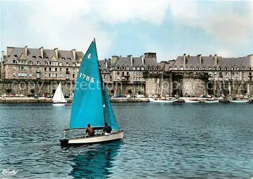 AK / Ansichtskarte Saint Malo_Ille et Vilaine_Bretagne Voilier devant les remparts Saint Malo_Ille et Vilaine