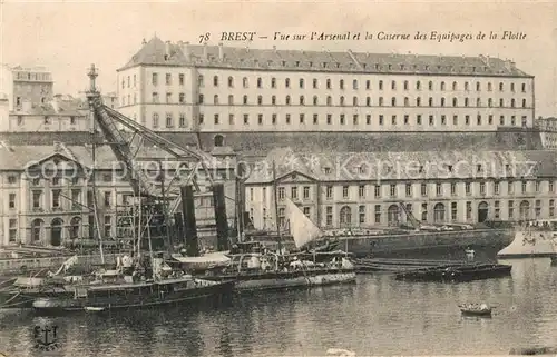AK / Ansichtskarte Brest_Finistere Arsenal et Caserne des Equipages de la Flotte Bateaux Brest_Finistere