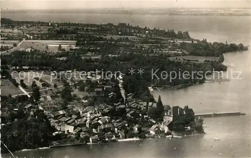 AK / Ansichtskarte Yvoire et le Lac Leman vue aerienne Yvoire