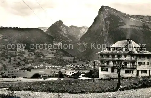 AK / Ansichtskarte Samoens Vue generale Hotel Clairval Alpes Samoens