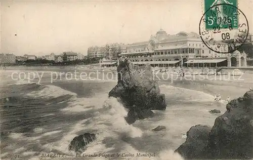 AK / Ansichtskarte Biarritz_Pyrenees_Atlantiques Grande Plage et Casino Municipal Biarritz_Pyrenees