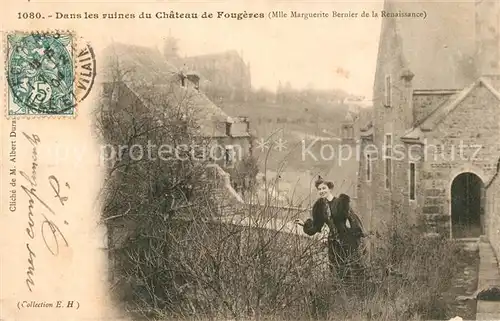 AK / Ansichtskarte Fougeres Dans les ruines du Chateau de Fougeres Fougeres