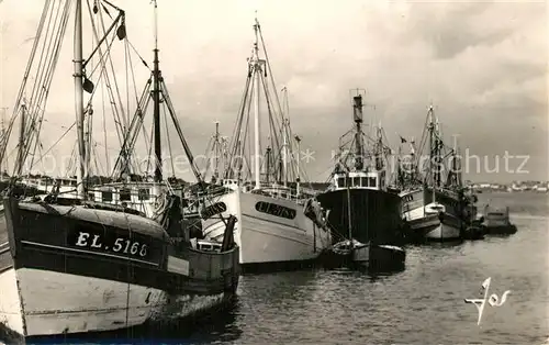 AK / Ansichtskarte Etel Chalutiers dans le port Etel