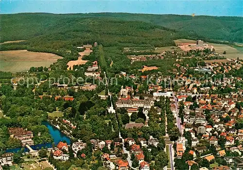 AK / Ansichtskarte Bad_Pyrmont Fliegeraufnahme Schloss Bomberg Allee Kurpark Sanatorien Bad_Pyrmont