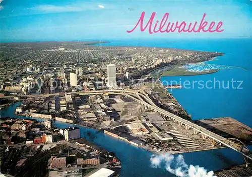 AK / Ansichtskarte Milwaukee_Wisconsin Fliegeraufnahme 