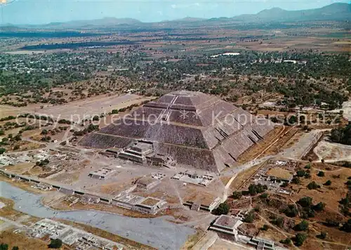 AK / Ansichtskarte San_Juan_Teotihuacan Fliegeraufnahme Pyramide del Sol  San_Juan_Teotihuacan