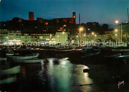 AK / Ansichtskarte Cannes_Alpes Maritimes Le Port et le Suquet la nuite Collection Couleurs et Lumiere de France Cannes Alpes Maritimes