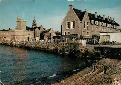 AK / Ansichtskarte Roscoff Institut Marin et le clocher renaissance Roscoff