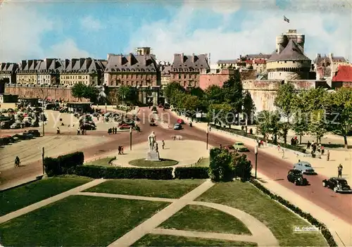 AK / Ansichtskarte Saint Malo_Ille et Vilaine_Bretagne Place Monument vue d ensemble de la Cite Corsaire Saint Malo_Ille et Vilaine