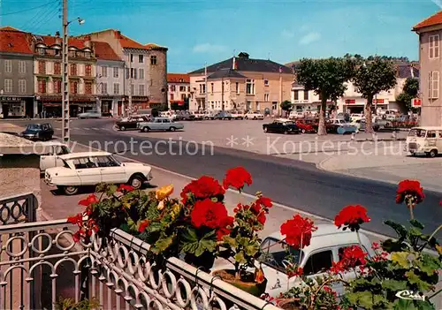 Gannat La place Pasteur Gannat