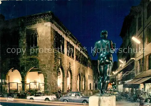 Perpignan La Loge de mer Vue de nuit au premier plan Statue de Maillol La Venus Perpignan