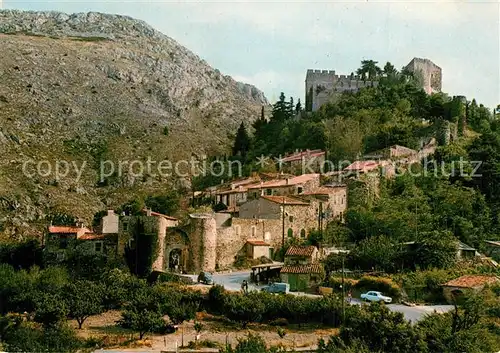Castelnou Village fortifie du XIe Castelnou