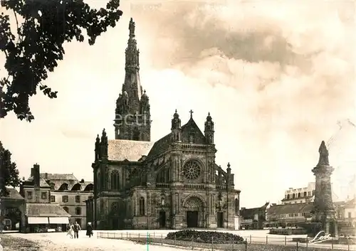 Sainte Anne d_Auray Fontaine et Basilique Sainte Anne d Auray