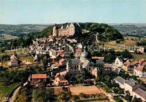 Hautefort Vus du ciel Le chateau XV et XVII le village et l hospice Hautefort