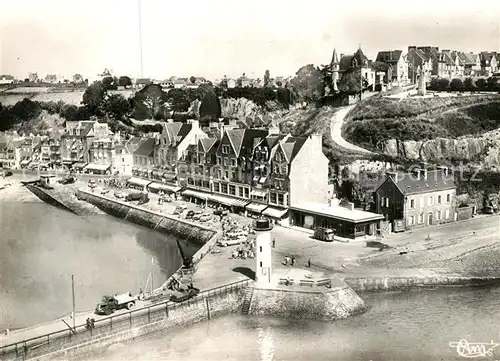 Cancale Vue des Hotels et du Quai Cancale