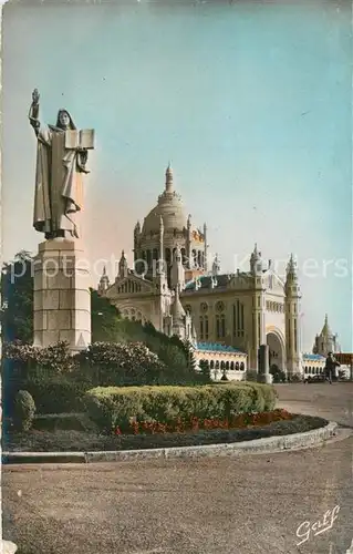 Lisieux Statue et Basilique St Therese Lisieux