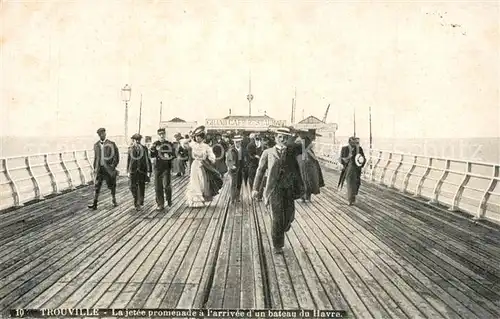 AK / Ansichtskarte Trouville sur Mer Jetee Promenade Grand Cafe Restaurant  Trouville sur Mer