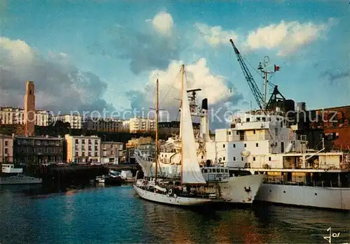 AK / Ansichtskarte Brest_Finistere Port de Commerce Voilier Bateau oceanographique Brest_Finistere