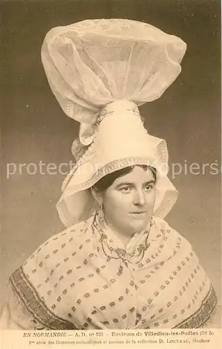 AK / Ansichtskarte Villedieu les Poeles Normandie Costumes Villedieu les Poeles
