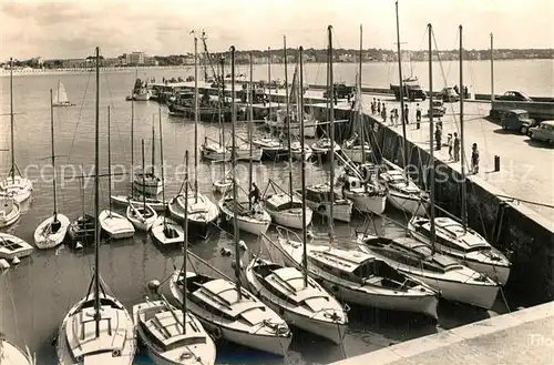 AK / Ansichtskarte Royan_Charente Maritime Le Port Royan Charente Maritime