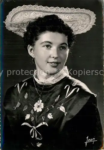 AK / Ansichtskarte Lorient_Morbihan_Bretagne Costume Trachten Lorient_Morbihan_Bretagne