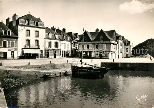 AK / Ansichtskarte Saint_Goustan Place Saint Sauveur 