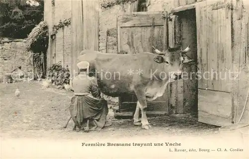 AK / Ansichtskarte La_Bresse Fermiere Bressane trayant une vache La_Bresse