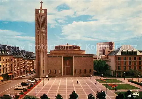 AK / Ansichtskarte Lorient_Morbihan_Bretagne Place Saint Louis Eglise Lorient_Morbihan_Bretagne