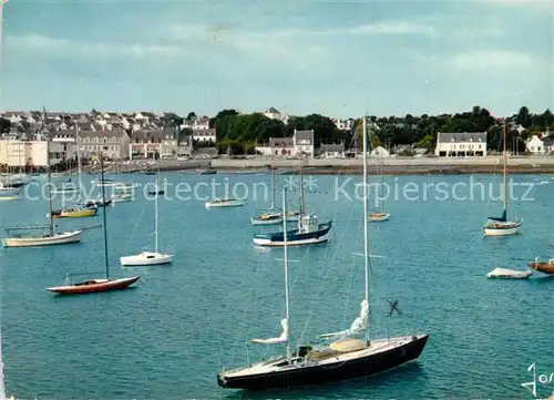 AK / Ansichtskarte La_Trinite sur Mer Vue general du port au premier plan Voilier Tabarly La_Trinite sur Mer