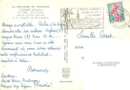AK / Ansichtskarte Camaret sur Mer Petit voilier devant la Tour Vauban Chapelle de Rocamadour Camaret sur Mer