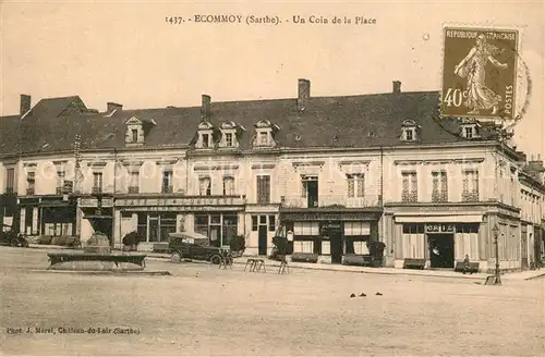 AK / Ansichtskarte Ecommoy Un coin de la Place Ecommoy