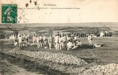 AK / Ansichtskarte Coetquidan Camp Sur la lande en attendant la soupe Coetquidan