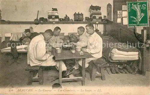 AK / Ansichtskarte Beauvais La Caserne une chambree la soupe Beauvais