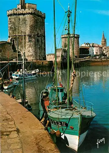 AK / Ansichtskarte La_Rochelle_Charente Maritime Tres belle vue sur les 3 tours La_Rochelle