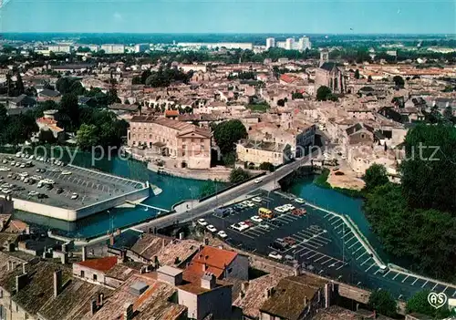 AK / Ansichtskarte Niort Vue generale aerienne et la Sevre Niort