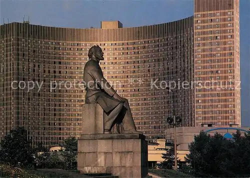 AK / Ansichtskarte Moskau_Moscou Hotel Kosmas Debkmal Tsiolkovsky Moskau Moscou