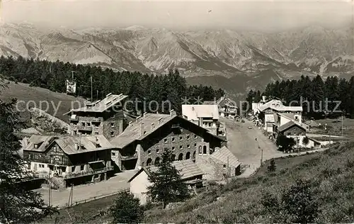 AK / Ansichtskarte Valberg Le village et la chaine des Alpes Valberg