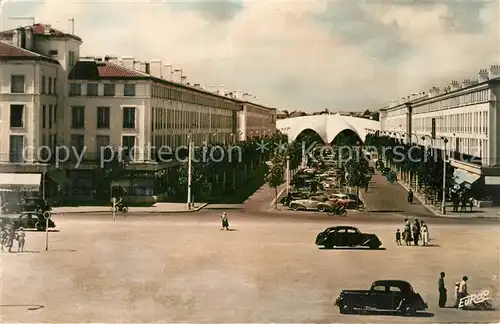 AK / Ansichtskarte Royan_Charente Maritime Avenue Aristide Briand et le marche couvert Royan Charente Maritime