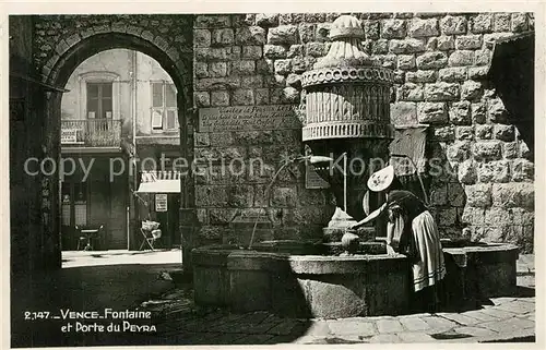 AK / Ansichtskarte Vence la Jolie Fontaine et Porte du Peyra Vence la Jolie