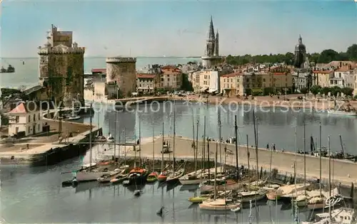 AK / Ansichtskarte La_Rochelle_Charente Maritime Le Port et les Yachts La_Rochelle