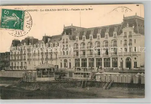 AK / Ansichtskarte Cabourg Le Grand Hotel Facade sur la Mer Cabourg
